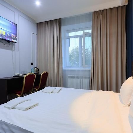 Hotel Vivaldis Алматы Экстерьер фото