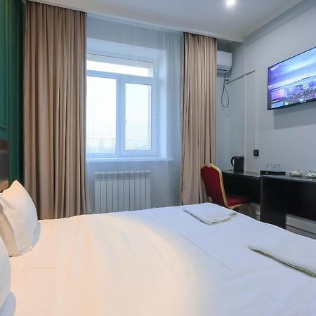 Hotel Vivaldis Алматы Экстерьер фото
