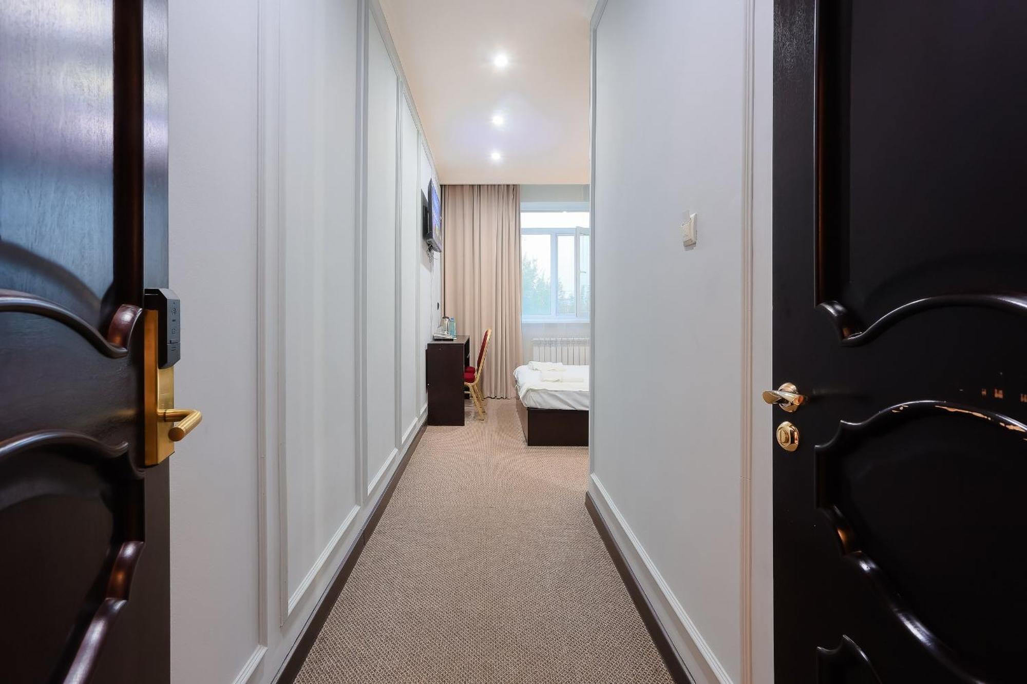 Hotel Vivaldis Алматы Экстерьер фото