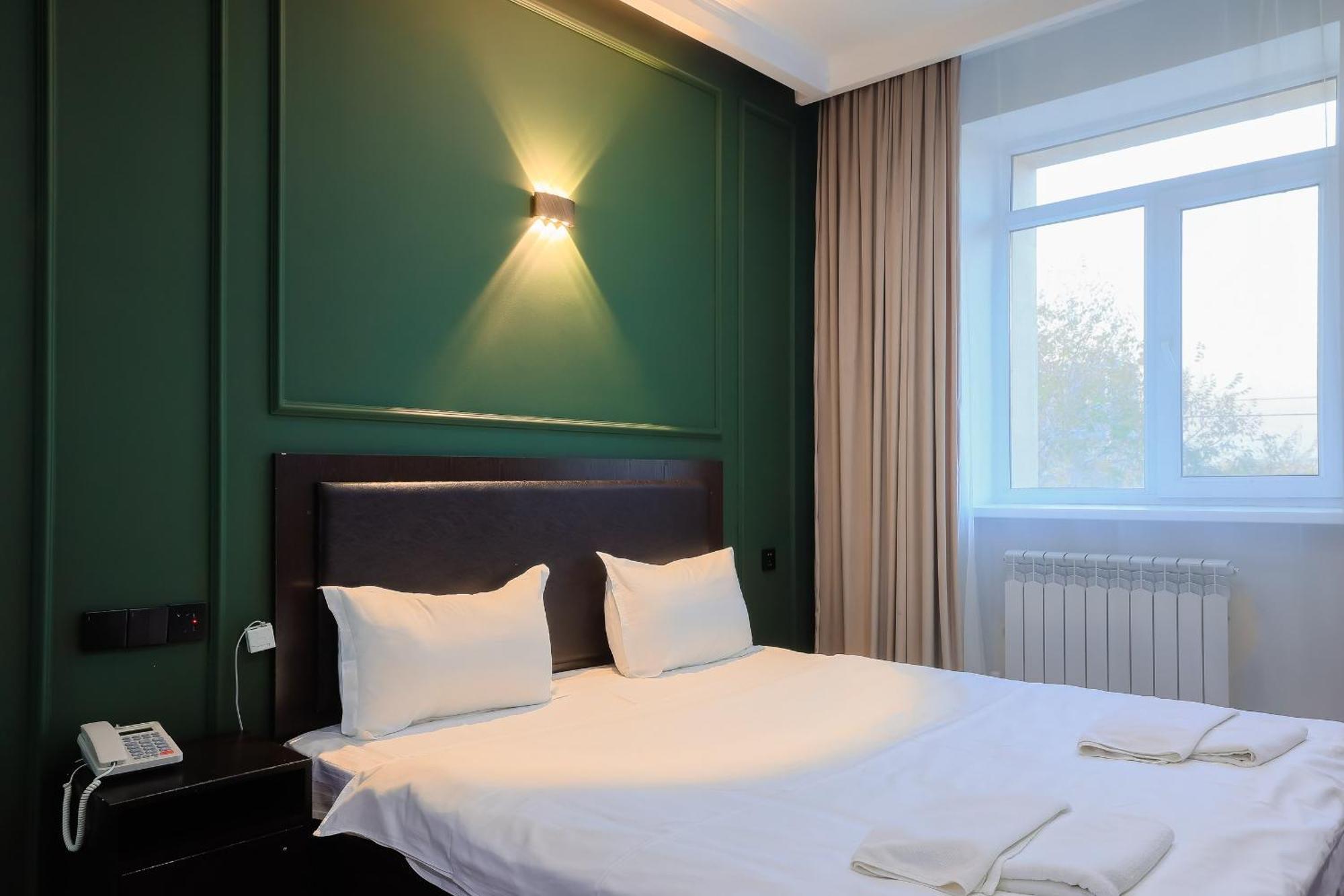 Hotel Vivaldis Алматы Экстерьер фото
