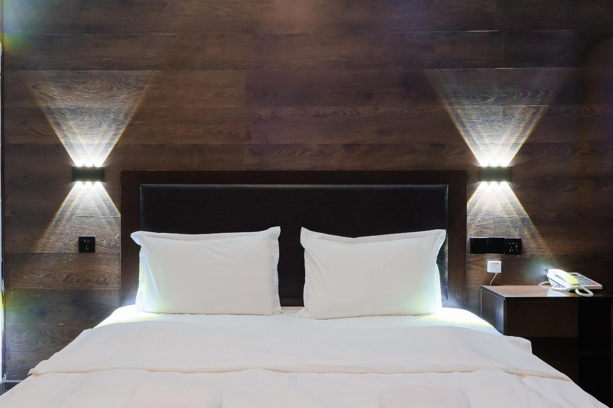 Hotel Vivaldis Алматы Экстерьер фото