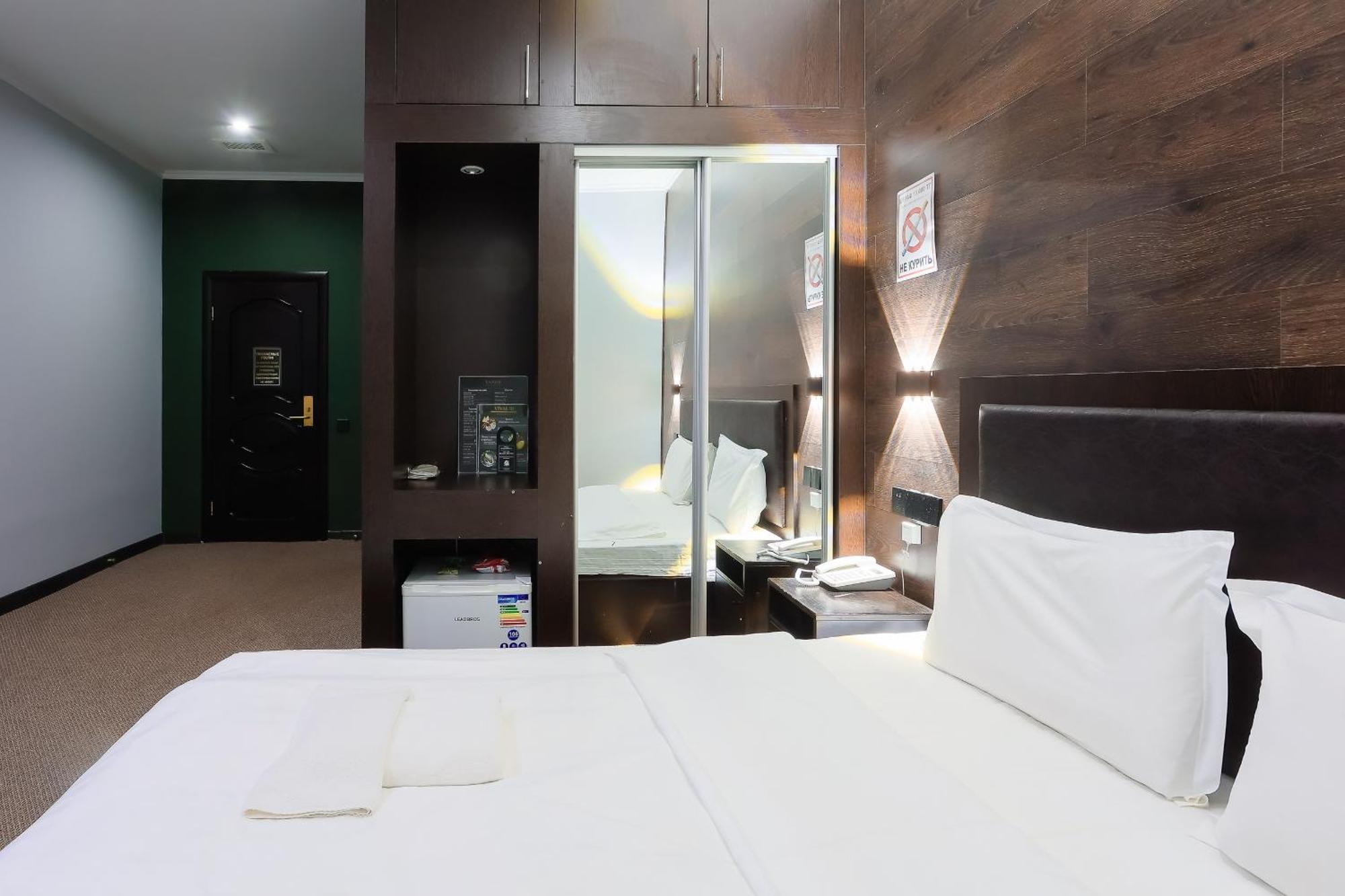 Hotel Vivaldis Алматы Экстерьер фото