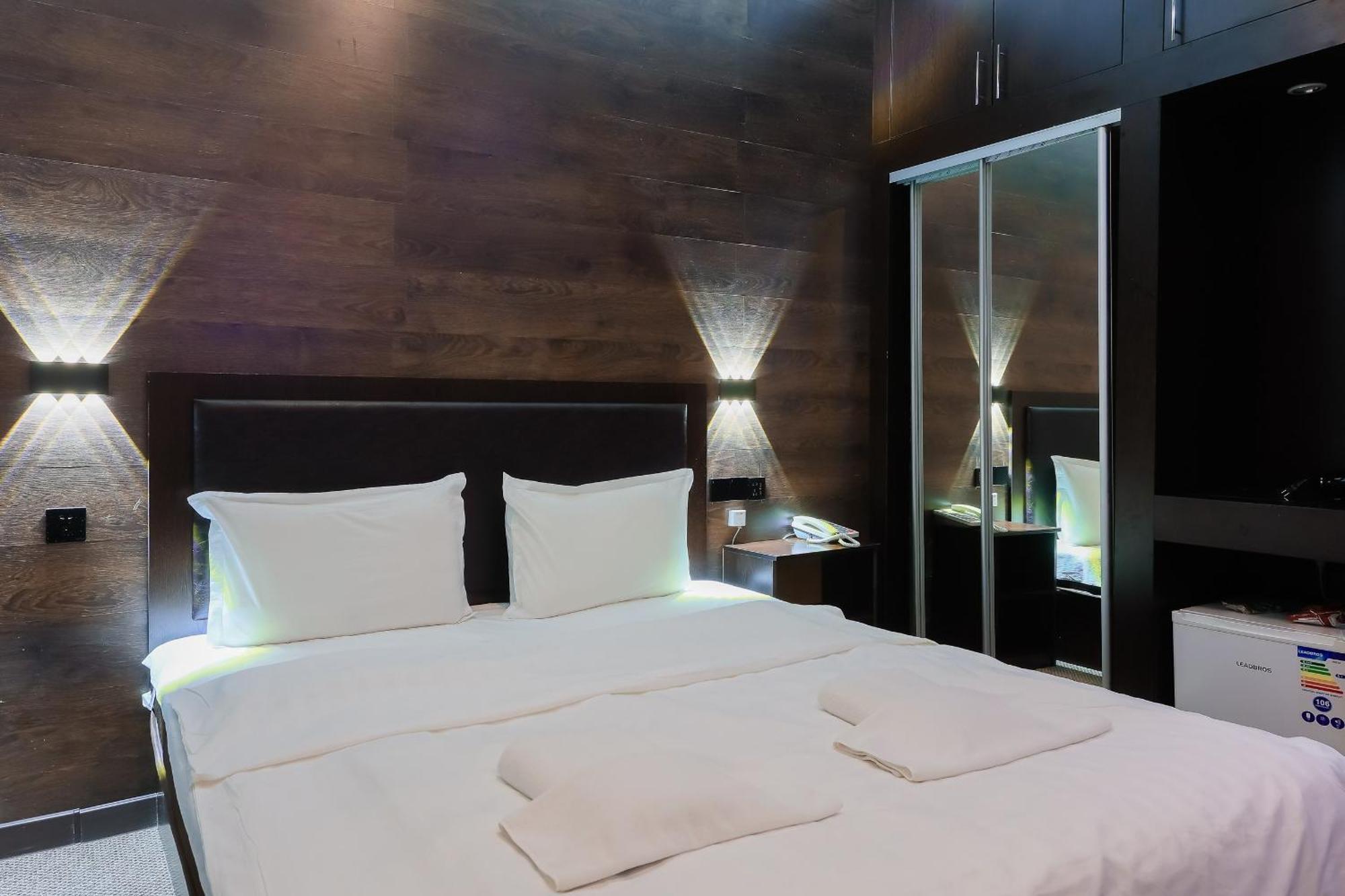 Hotel Vivaldis Алматы Экстерьер фото